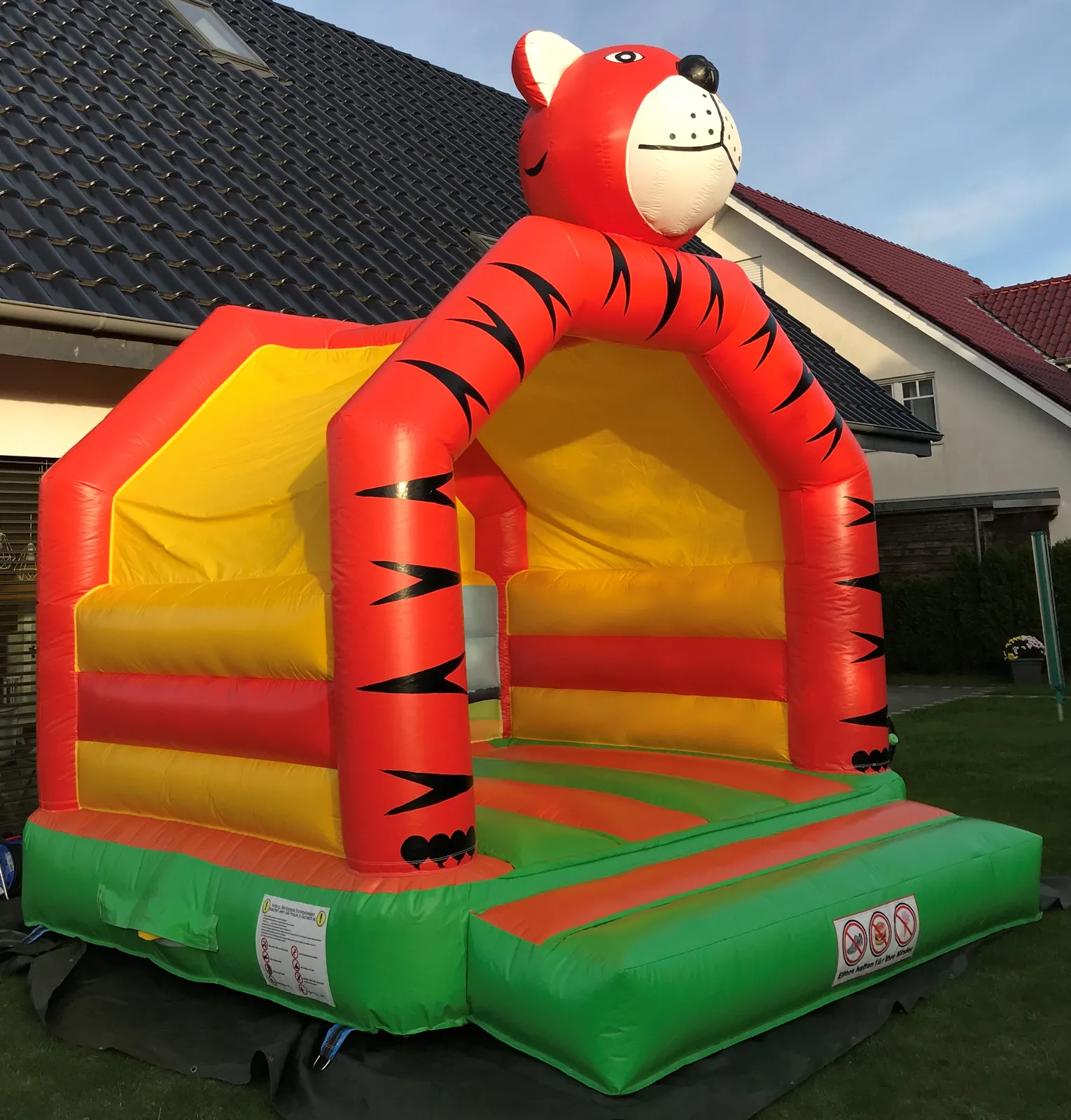 Tiger Hüpfburg von WatteCorn