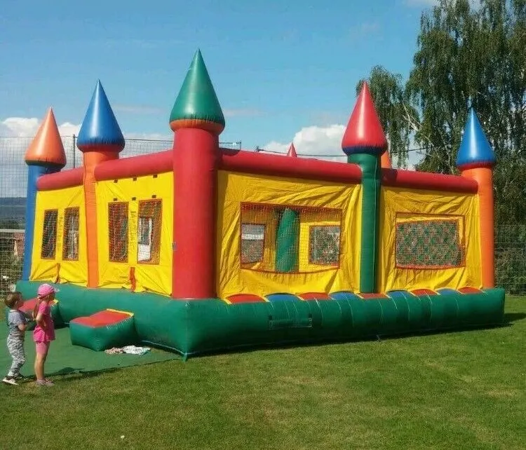 XXL Hüpfburg von WatteCorn